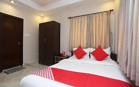 Oyo 19855 B S Guest House